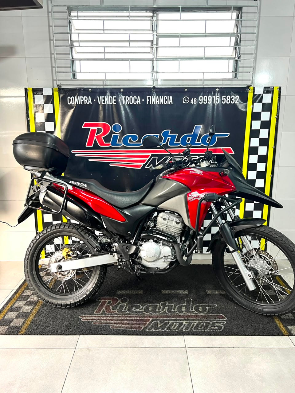 XRE 300 (2013)